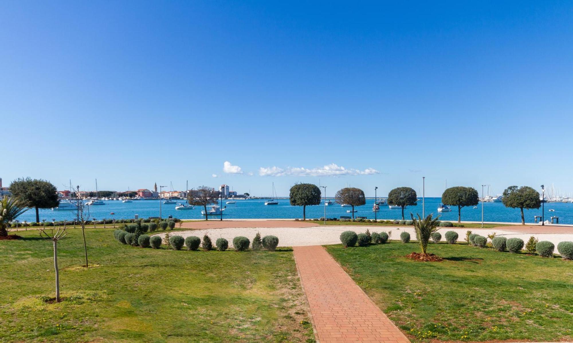 The Garden Palace Umag By Locap Group Exterior photo
