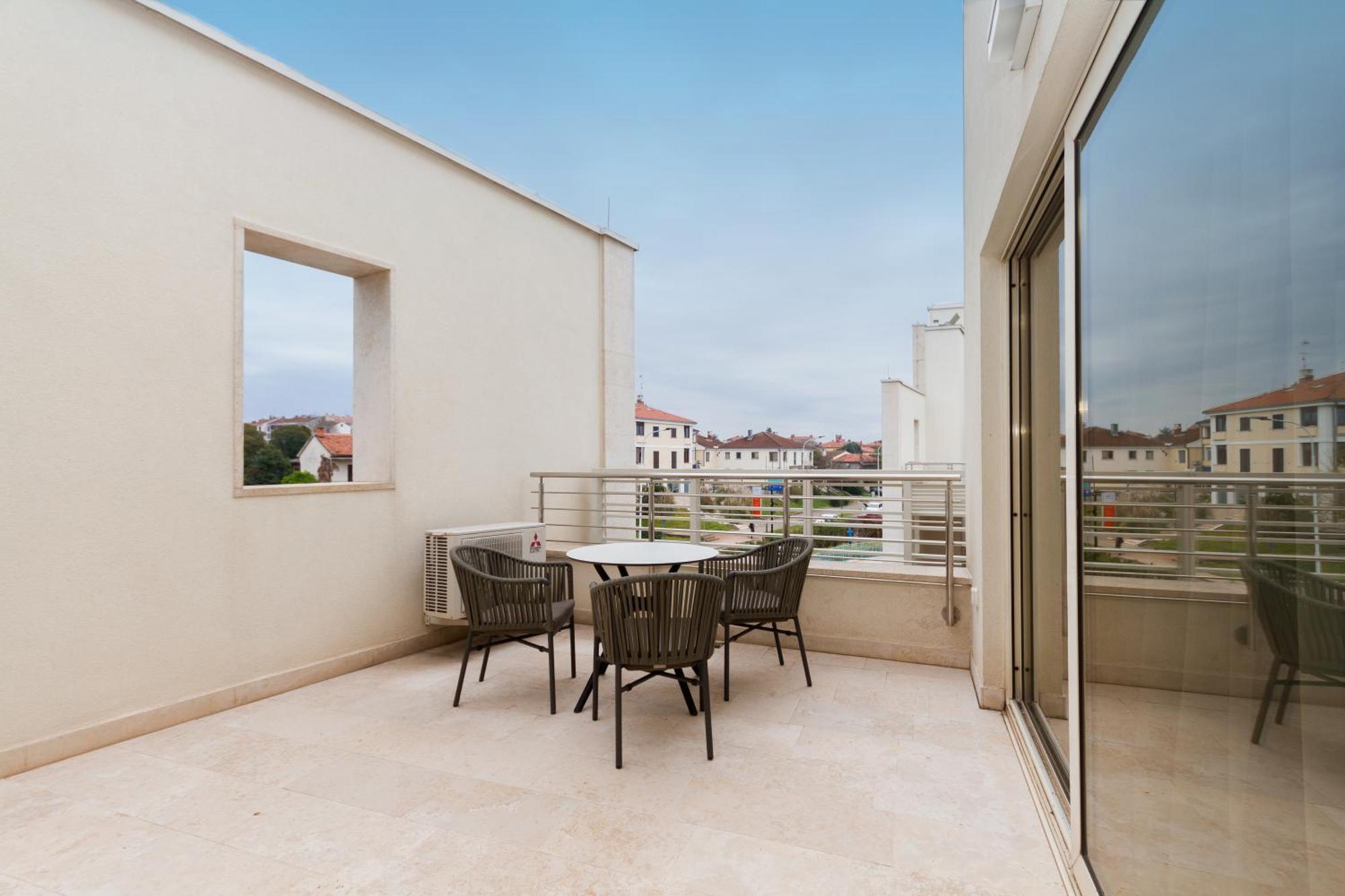 The Garden Palace Umag By Locap Group Exterior photo