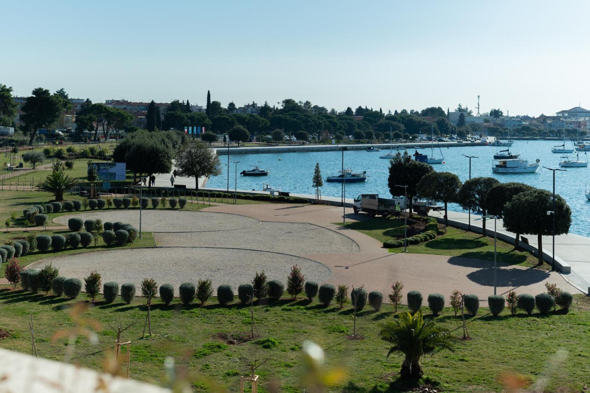 The Garden Palace Umag By Locap Group Exterior photo